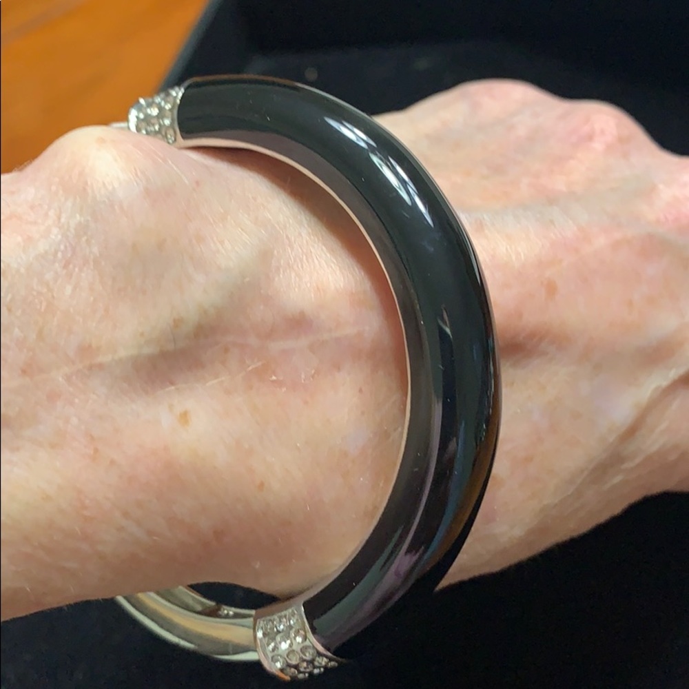 Bracelet black & silver bangle